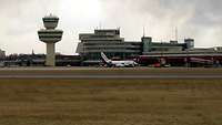 Der Flughafen Berlin Tegel im Abendlicht
