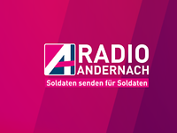 Das Logo von Radio Andernach auf magentafarbenem Hintergrund
