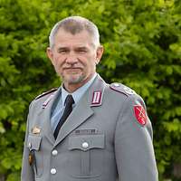 Porträt männliche Person in Uniform