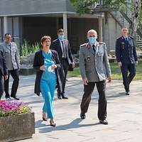 Besuch BMin Verteidigung AKK Führungsakademie BW