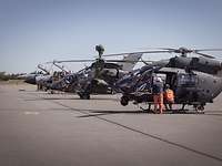 Waffensysteme bei Timber Express Die Luftfahrzeuge H145M, Tiger, Tornado und Eurofighter stehen aufgereiht für den Technischen Service.