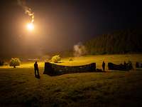 Soldaten in der Nacht.