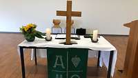 Vorbereiteter Altar für den Gelöbnisgottesdienst am Standort Rheine-Bentlage