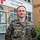 Portrait Chris Graichen Ein Soldat in Uniform steht vor einem Altenpflegeheim in Lützen
