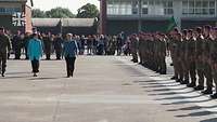 Rekruten der Bundeswehr bei feierlichem Gelöbnis