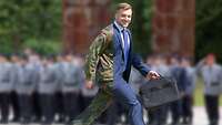 Soldat springt in das zivile Berufsleben