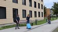 Einzug der Studierenden in die Neubauten