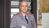 BG Rainer Simon beim Implementationslabor Ein Portraitfoto von Brigadegeneral Rainer Simon