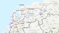 Eine Landkarte, auf der fiktive Orte eingetragen und Verbindungswege eingezeichnet sind.