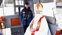 Der heilige Nikolaus während einer Ausbildungsfahrt