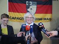 Verteidigungsministerin Lambrecht gibt ein Statement 