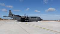 The first German C-130J in Évreux. The lettering ‘Luftwaffe’ is still covered in black.