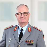 Porträt Generalinspekteur Eberhard Zorn