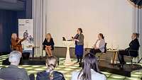 Das Podium zum Thema „Frauen in der Bundeswehr“