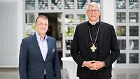 Militärdekan Roger Mielke (links) und Militärbischof Bernhard Felmberg