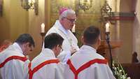 Erzbischof Heiner Koch predigt beim Friedensgottesdienst