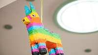 Eine bunte Piñata als Symbol der Kultur Mexikos.