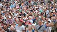 Besucher beim Tag der Bundeswehr 2019 in Faßberg Viele Menschen beim Tag der Bundeswehr in Faßberg