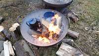 Kaffee kochen im Lagerfeuer