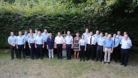 Gruppenbild mit dem Inspekteur der Streitkräftebasis, Generalleutnant Martin Schelleis