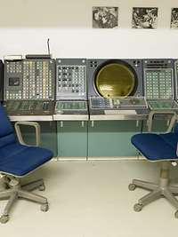 ein ehemaliger Kommandostand als Ausstellungsobjekt