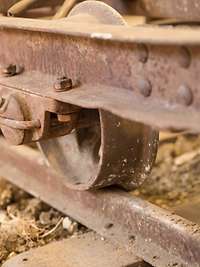 ein historisches Schienenfahrgestell