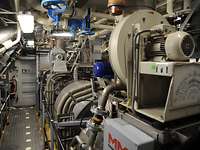 Sehr große Elektromotoren in einem Schiff