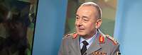General Breuer bei „Nachgefragt“ General Breuer im Porträt während eines Interviews