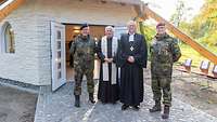 Generalleutnant Bernd Schütt, Militärgeneralvikar Reinhold Bartmann, Militärbischof Bernhard Felmberg, General Eberhard Zorn