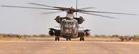 CH-53 bei der Landung im Camp Castor in Mali. 