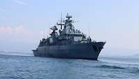 Die Fregatte „Bayern“ der deutschen Marine ist im Indo-Pazifik unterwegs