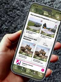 Radio Andernach App Eine Hand hält ein Handy mit der Radio Andernach App drauf.