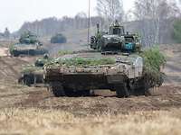 Schützenpanzer Puma fahren im Gelände