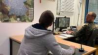 Während des Einplanungsgespräches erhält der Bewerber seinen konkreten Dienstposten.