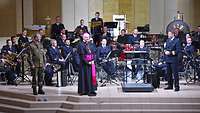 Militärbischof Overbeck bedankt sich für das Konzert