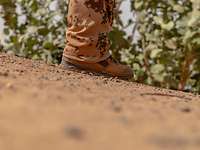 Nahaufnahme vom Kampfstiefel eines Soldaten