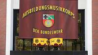 Ein Banner der Musikkorps