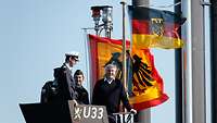 Der Bundespräsident Steinmeier auf einem UBoot.