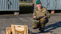 Die erste weibliche Oberstabsfeldwebel der Heereslogistik