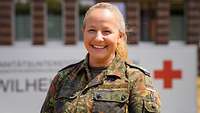 Portrait Oberfeldarzt Martina S Eine Soldatin im Portrait.