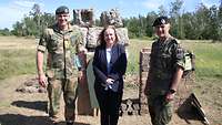 Generalmajor Lervik, Botschafterin Stenseng und Generalleutnant Marlow
