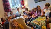 Märchenstunde im Kaminzimmer