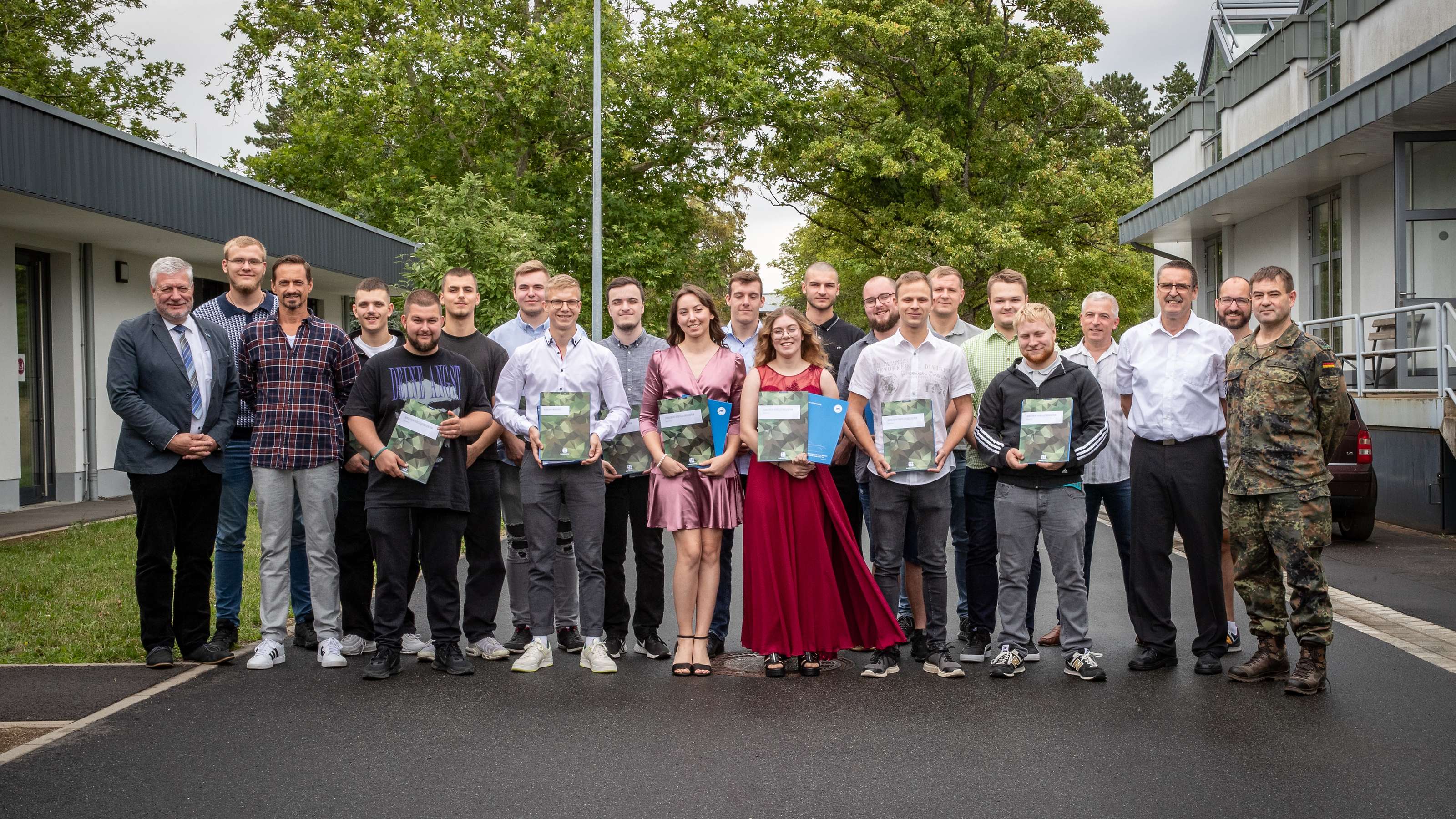 15 Jugendliche beenden Lehre an der Infanterieschule erfolgreich