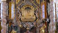 Altar in der Wallfahrtskirche Weißenregen