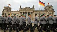 Gelöbnis vor dem Reichstag