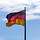 Eine wehende Deutschlandflagge