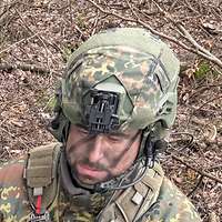 Major René N. in einer Portraitnaufnahme, während einer Übung