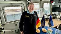 Ein Militärrabbiner an Bord eines Schiffes