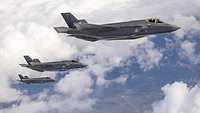 Drei niederländische F-35 im Formationsflug.