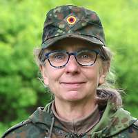 Portraitaufnahme einer Soldatin